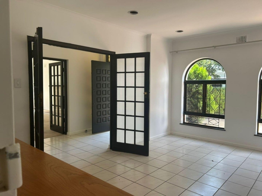 To Let 4 Bedroom Property for Rent in Constantia Western Cape